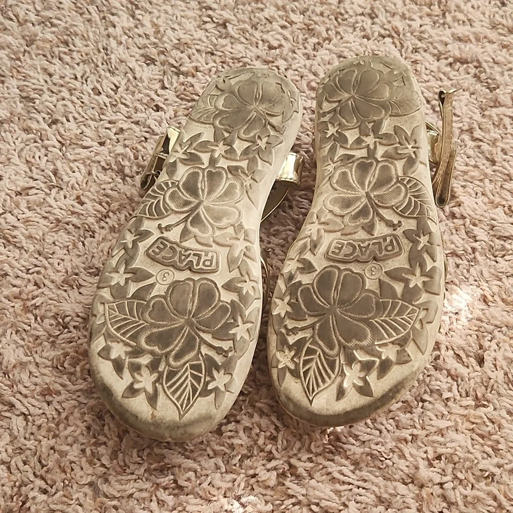 Sandals - Picture 3 of 3